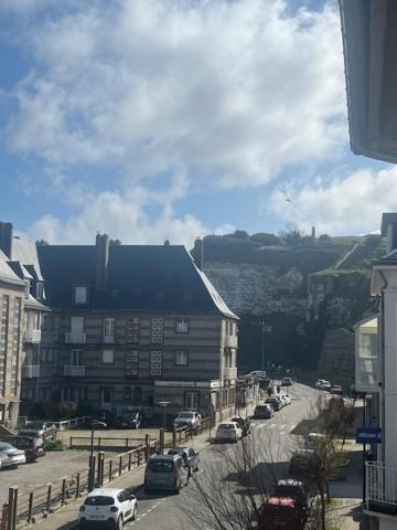 Appartement Meuble En Plein Coeur De St Valery En Caux サン・バレリ・アン・コー エクステリア 写真